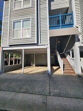 Building Photo - 529 N Graham St