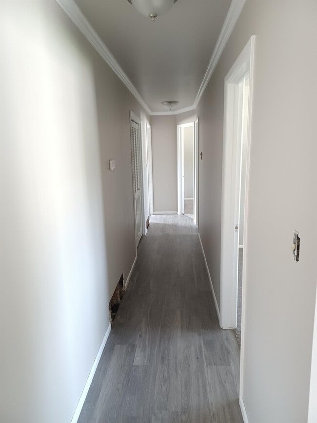 Building Photo - 530 E 5300 S