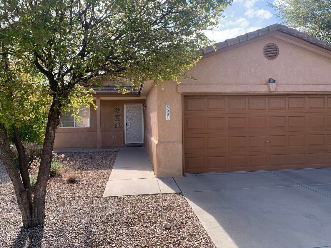 Foto principal - 8301 Santa Clarita St NE