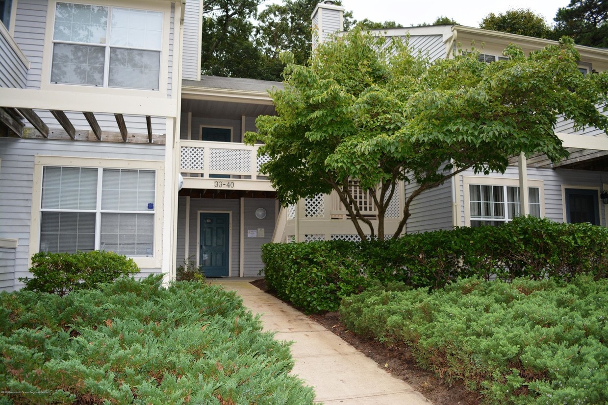 36 Chinkaberry Ct, Howell, NJ 07731 Condo for Rent in Howell, NJ