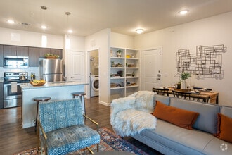 2 BR, 2 BA 960 SF - Eastridge