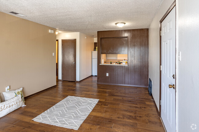 1BR, 1BA - 575SF - Coronado Apartments