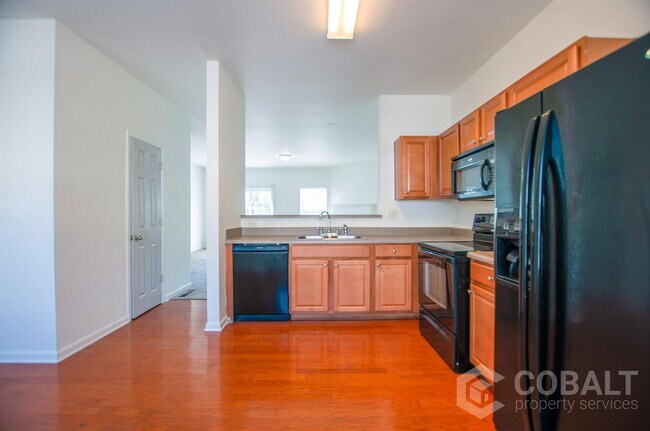 Foto del edificio - 6823 Blackstone Pl
