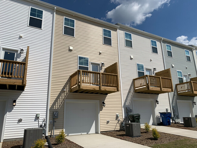 Foto del edificio - Room in Townhome on Chert Ln