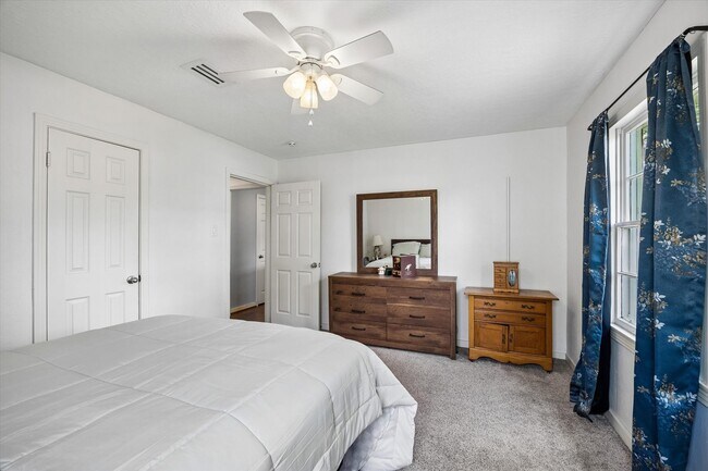 Foto del edificio - 1517 Wayside Dr