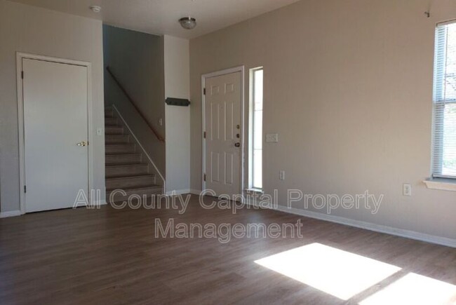 Foto del edificio - 1023 Springdale Rd
