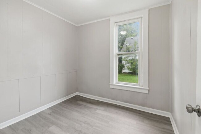 Building Photo - 336 Colburn St