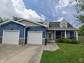 Building Photo - 802 Fern Dr