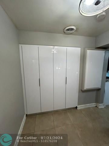 Building Photo - 6500 Emerald Lake Dr