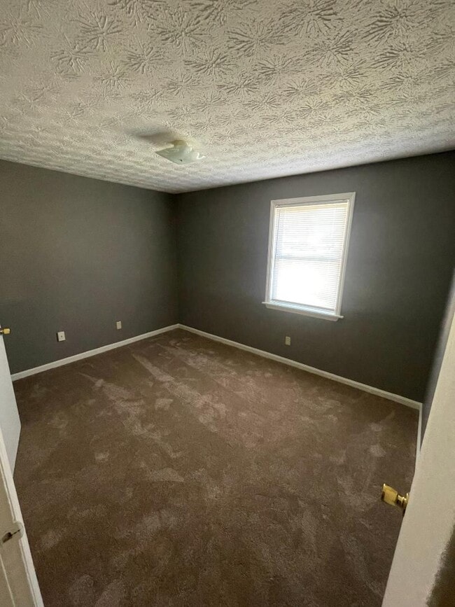 Foto del edificio - 139 Forest Elliott