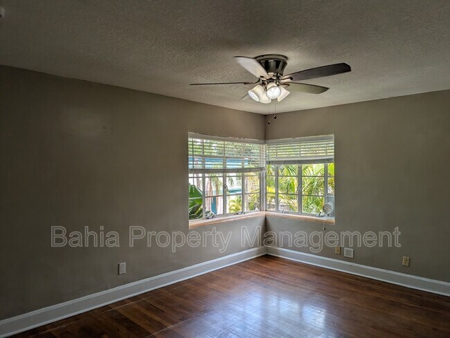Foto del edificio - 520 11th Ave N