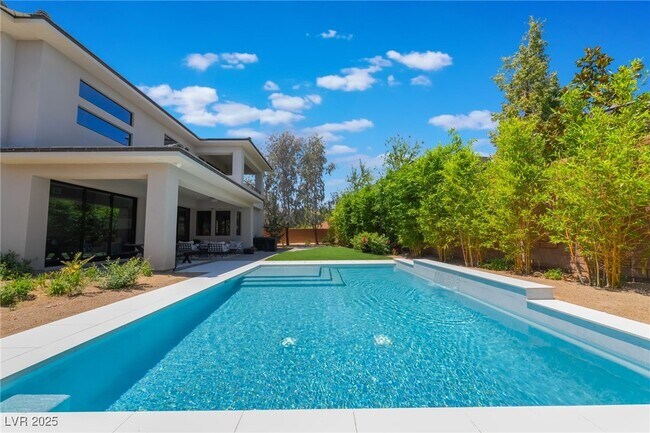Foto del edificio - 2 Sugarberry Ln