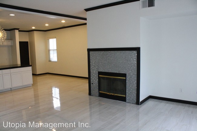 Building Photo - 33186 Breighton Wood St