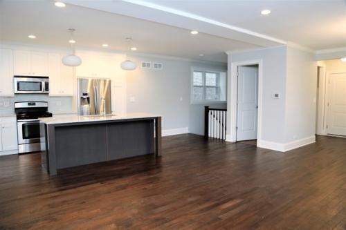 Foto del edificio - 2305 W Waveland Ave