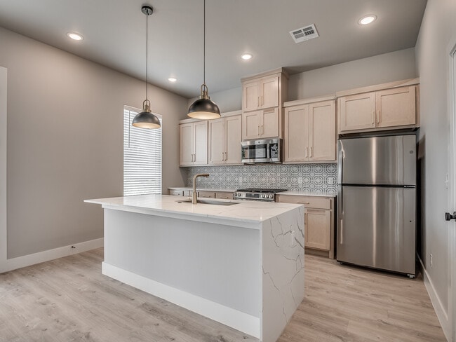 Photo - 11329 N Blackwelder Ave Townhome