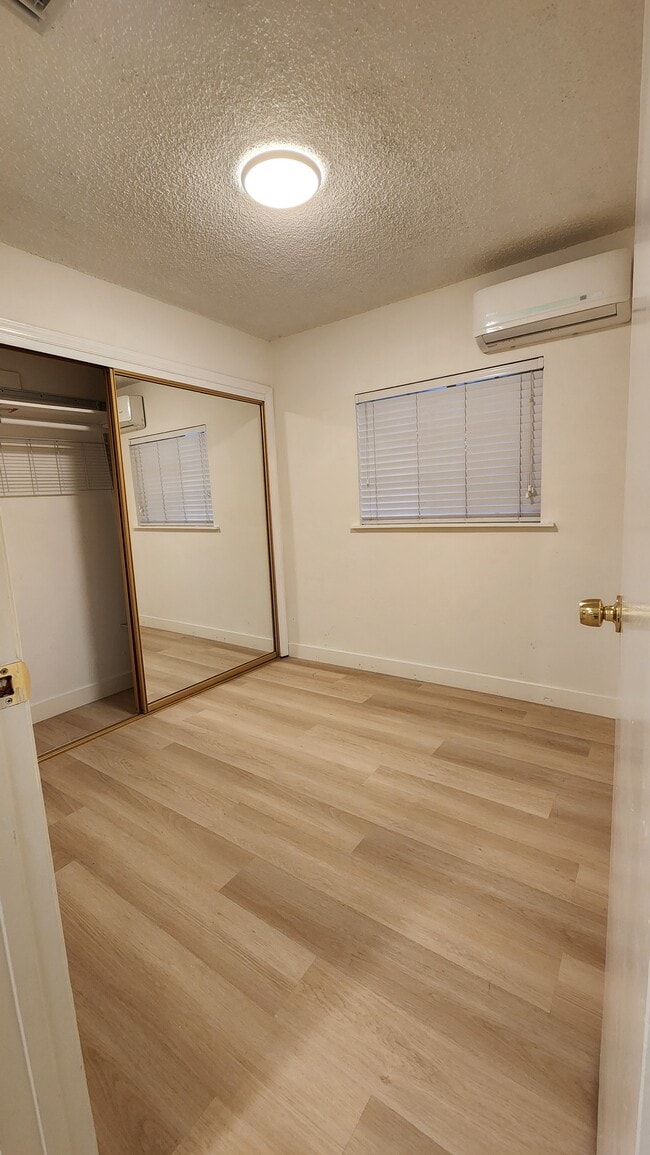 Building Photo - 1615 Lovell Ave