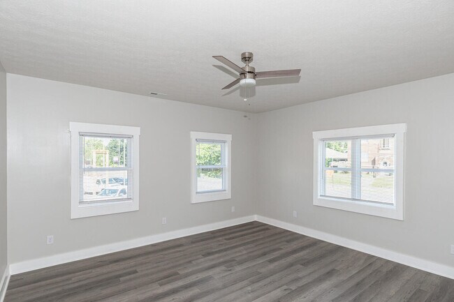 Foto del edificio - 5143 E Washington St
