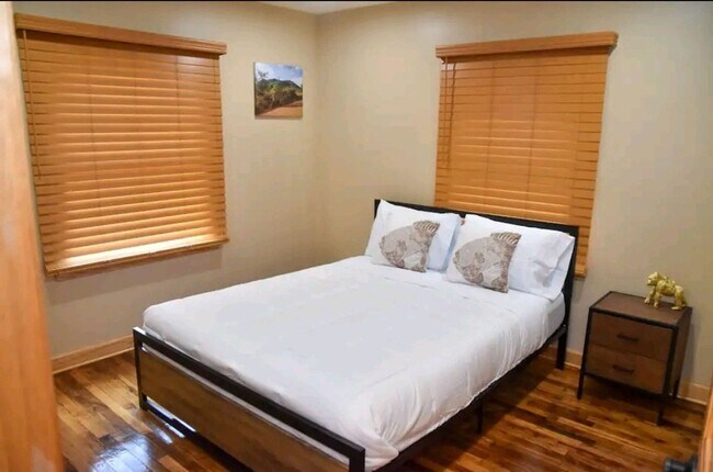 Foto del edificio - 1917 Taylor Ave