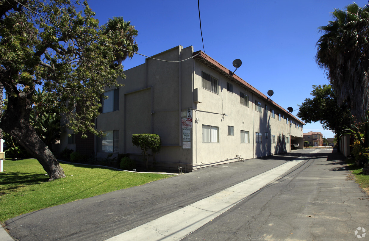 Building Photo - Sierra
