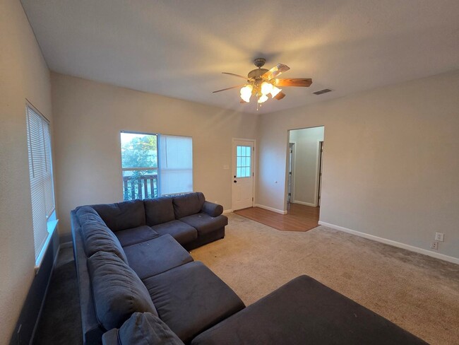 Foto del edificio - 801 Everett St