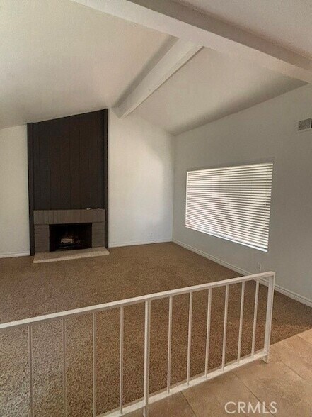 Foto del edificio - 7083 E Shorecrest Dr