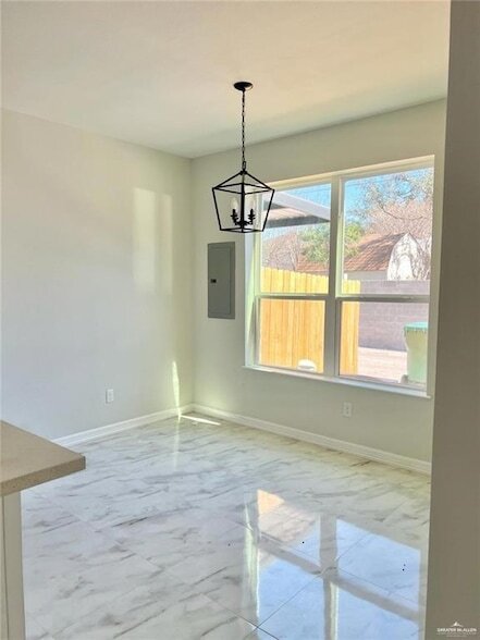 Foto del edificio - 5318 N Crown Point