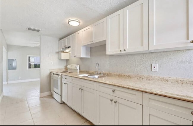 Foto del edificio - 8206 N Alaska St