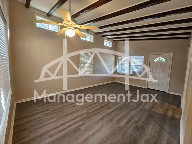 Building Photo - 5201 Janice Cir S