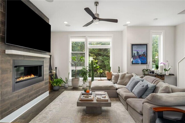 Foto del edificio - 52 Reynolds Square Ln
