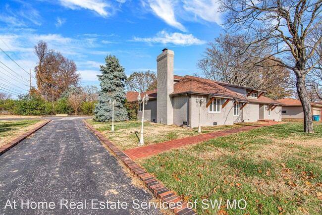 Building Photo - 5 br, 3 bath House - 1413 E Downing St