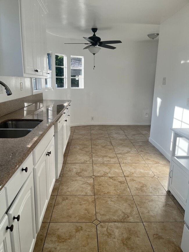 Building Photo - 1185 Hauser Blvd