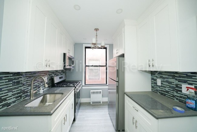 Foto del edificio - 3 br, 1 bath  - 2380 28th St