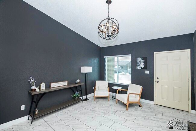 Foto del edificio - 7928-7942 E 42nd Ln