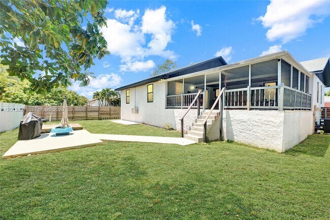 Foto del edificio - 9750 SW 211th St