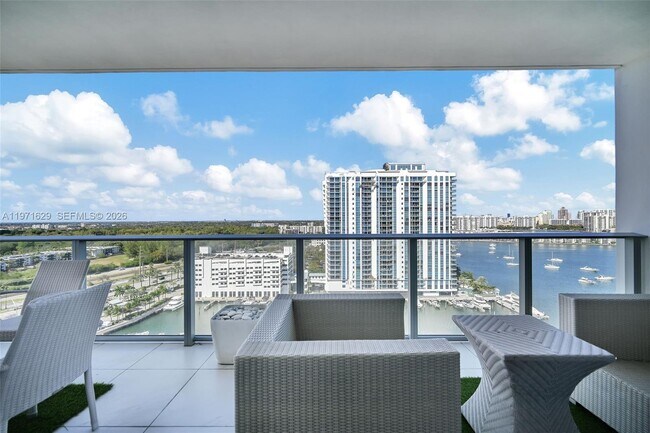 Building Photo - 17111 Biscayne Blvd