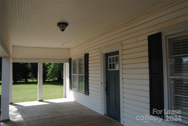 Building Photo - 3249 Pleasant Plains Rd