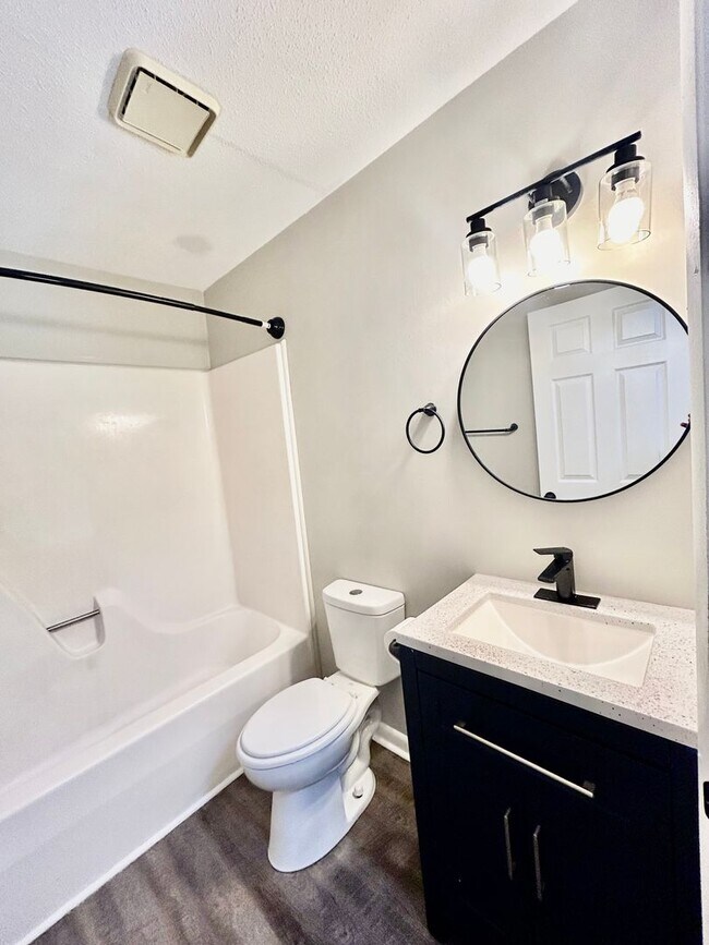 Foto del interior - 706 Roberta Drive