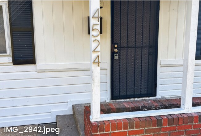 Foto del edificio - 4524 Utah Ave