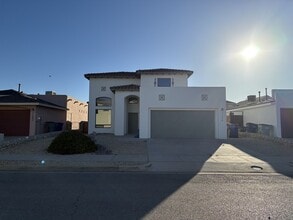 Building Photo - 11328 Manuel Gameros Dr