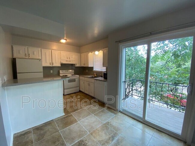 Foto del edificio - 6826 S Toledo Ave