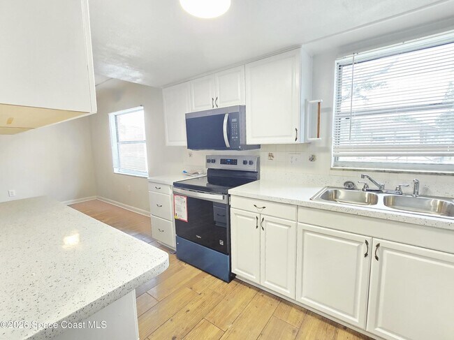 Foto del edificio - 3135 Shady Dell Ln