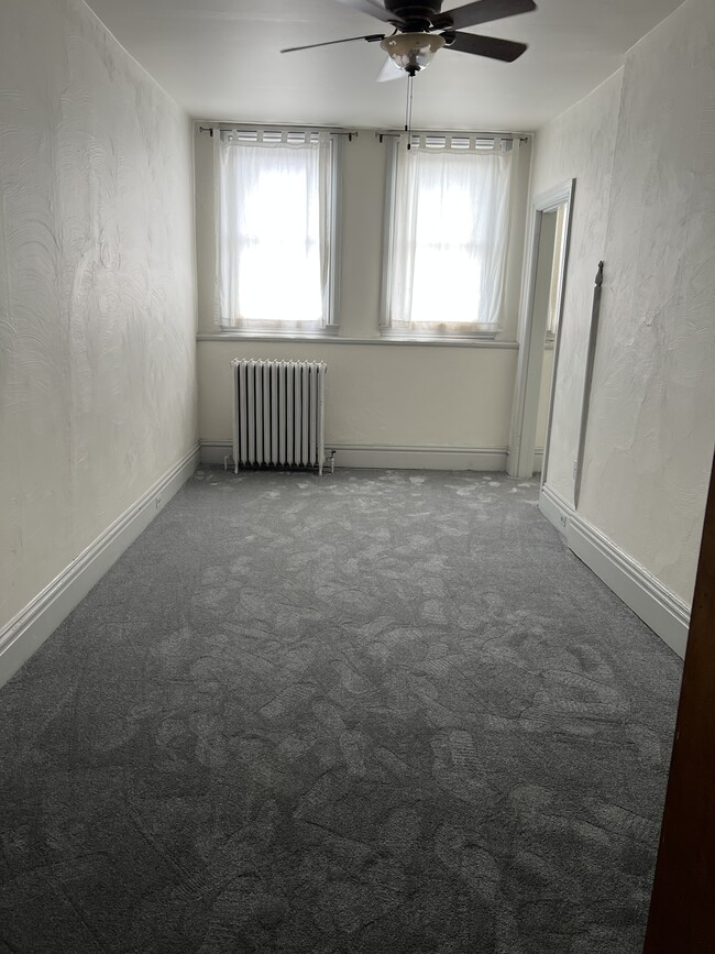 bedroom 1 - 402 S Winebiddle St