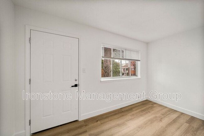Foto del edificio - 4509 E 31st St