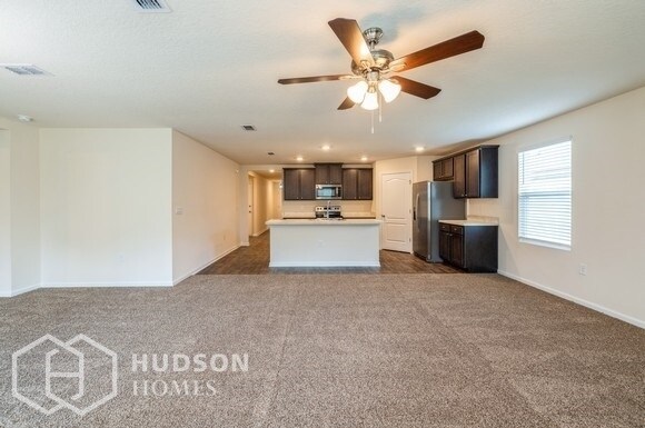 Foto del edificio - NEW CONSTRUCTION! - 65328 Clearwater Ct, Y...