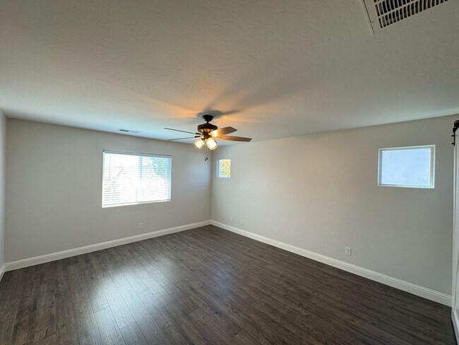 Foto del edificio - NW Visalia Home Available Now!