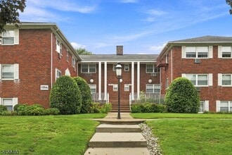 Building Photo - 199 N Beverwyck Rd