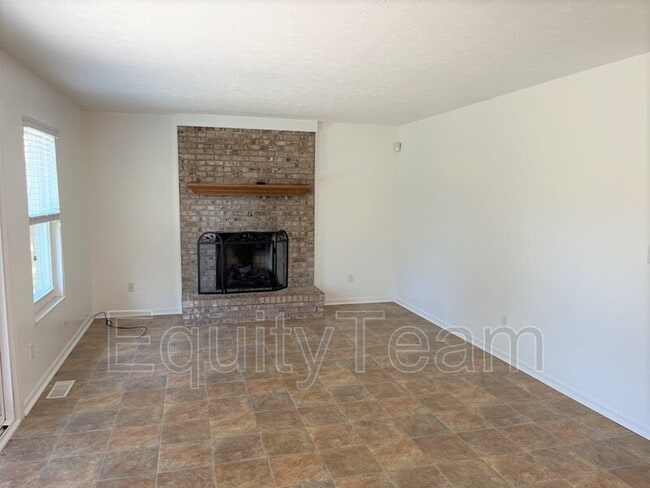 Building Photo - 6107 Loganberry Ct