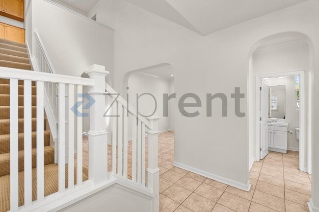 Building Photo - Unit