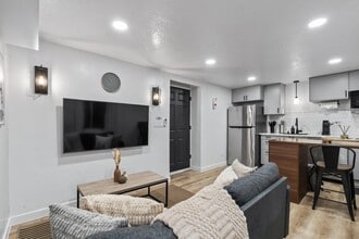 Building Photo - 610 W 5735 S