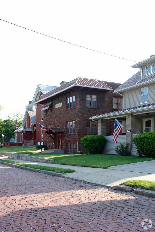 Building Photo - Excelsior Apartments